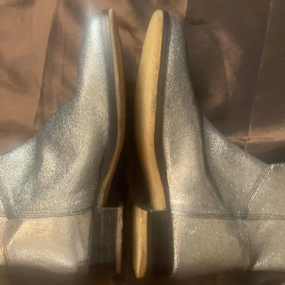 FREE PEOPLE Luna Womens Leather Ankle Zipper Boots metallic size 8 Silver 🎀 New - Picture 6 of 10